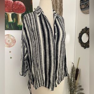 Spring Summer beach top by Lush 3/4 sleeve button up down black white hi low XS